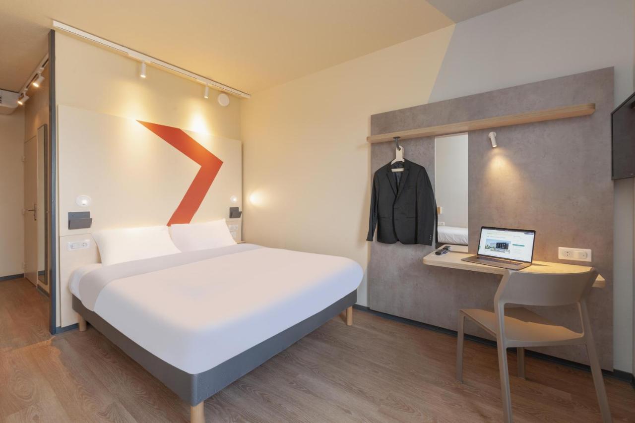 Ibis Budget Mont De Marsan Esterno foto